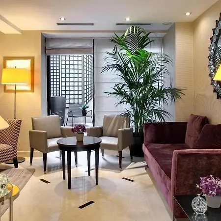 Le Senat Hotel